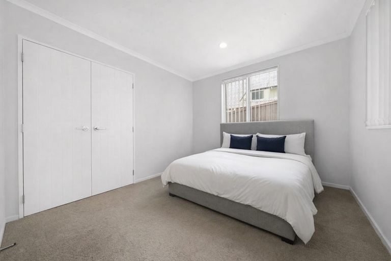 Photo of property in 51 Mt Lebanon Crescent, The Gardens, Auckland, 2105