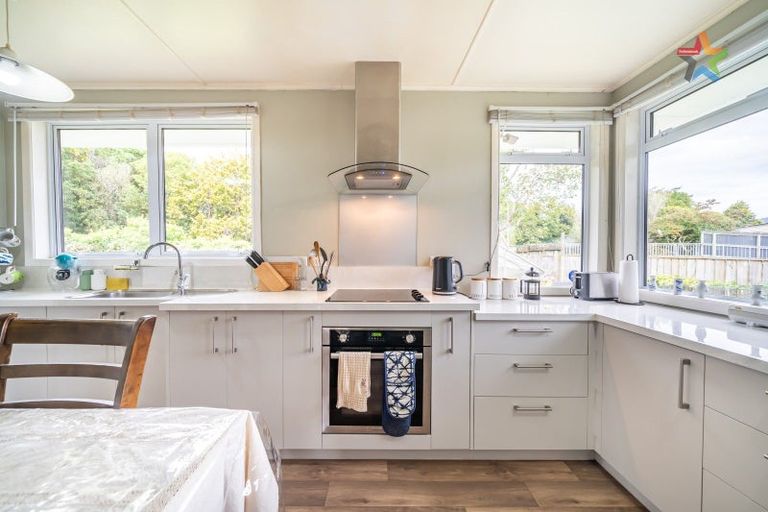 Photo of property in 60 Thomas Street, Stokes Valley, Lower Hutt, 5019