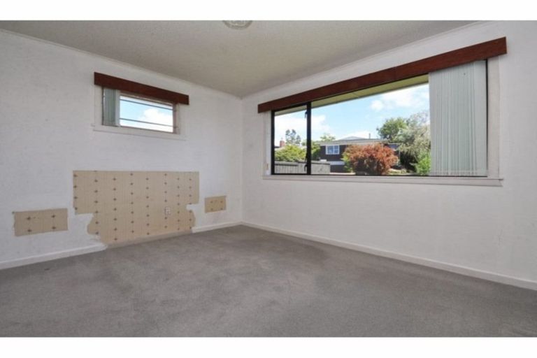 Photo of property in 1/22 Holland Road, Hillcrest, Auckland, 0627