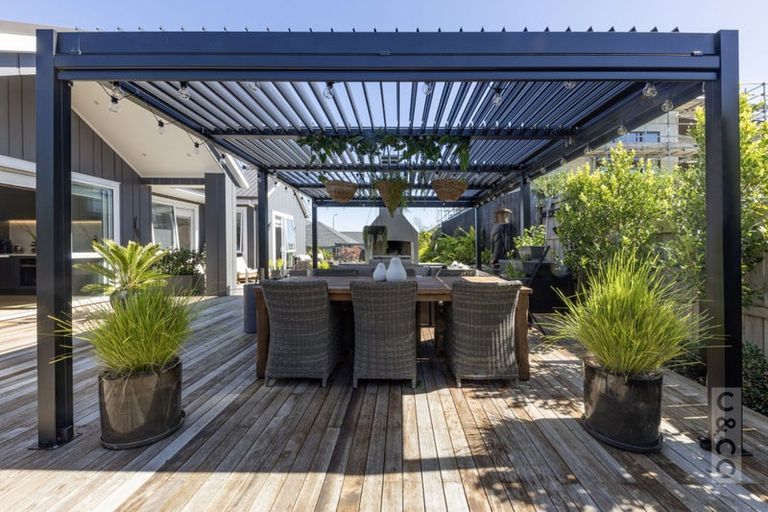 Photo of property in 61 Pitoitoi Drive, Riverhead, 0820