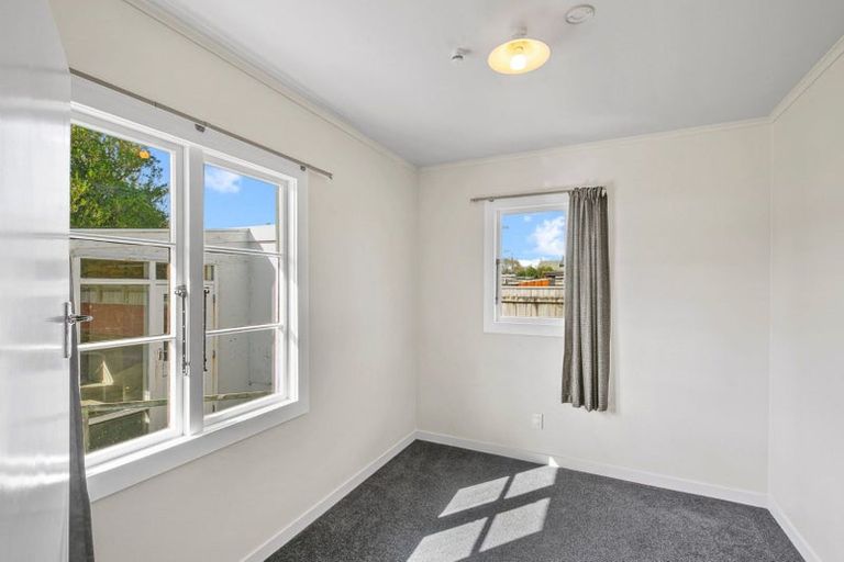 Photo of property in 9 Pukatea Street, Inglewood, 4330
