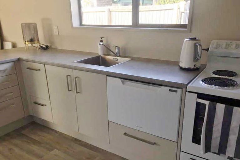 Photo of property in 60c Mcfaddens Road, St Albans, Christchurch, 8052