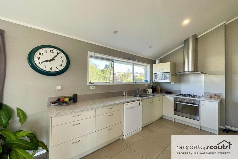 Photo of property in 12 Te Ngaere Place, Merrilands, New Plymouth, 4312