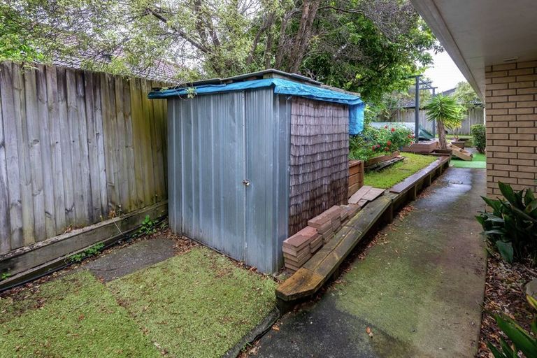Photo of property in 24 Frank Bunce Grove, Flat Bush, Auckland, 2019