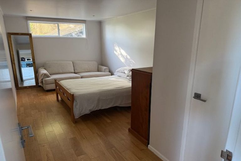 Photo of property in 266 Whangaparaoa Road, Red Beach, 0932
