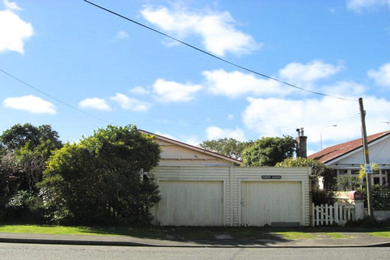 Photo of property in 30 Chamberlain Road, Karori, Wellington, 6012