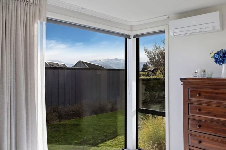 Photo of property in 2 Kotuku Lane, Hobsonville, Auckland, 0616