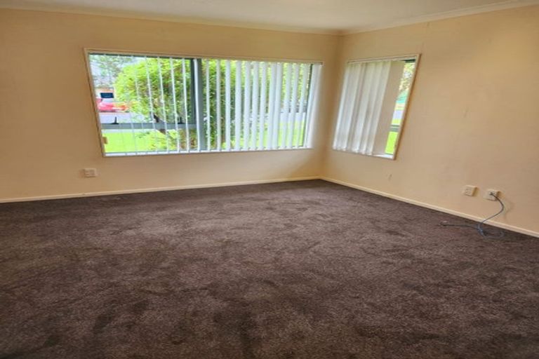 Photo of property in 8 Huntington Drive, Huntington Park, Auckland, 2013