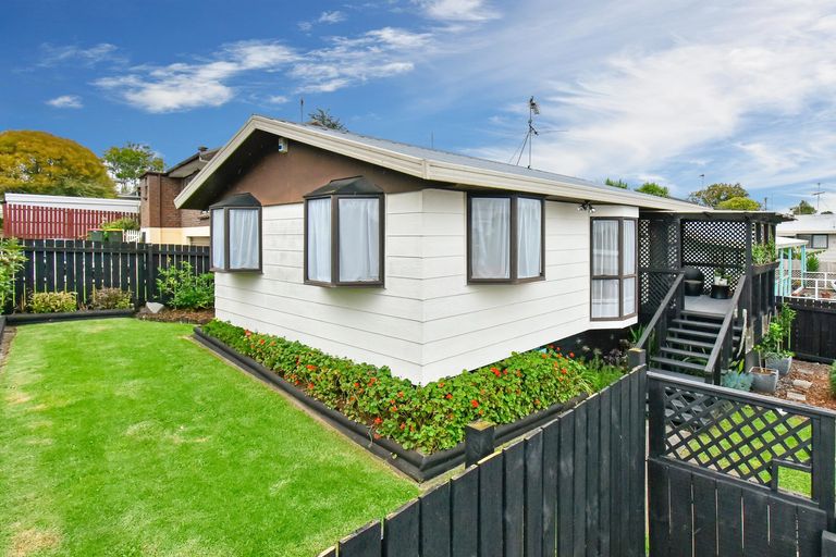 Photo of property in 8a Ashlynne Avenue, Papatoetoe, Auckland, 2025
