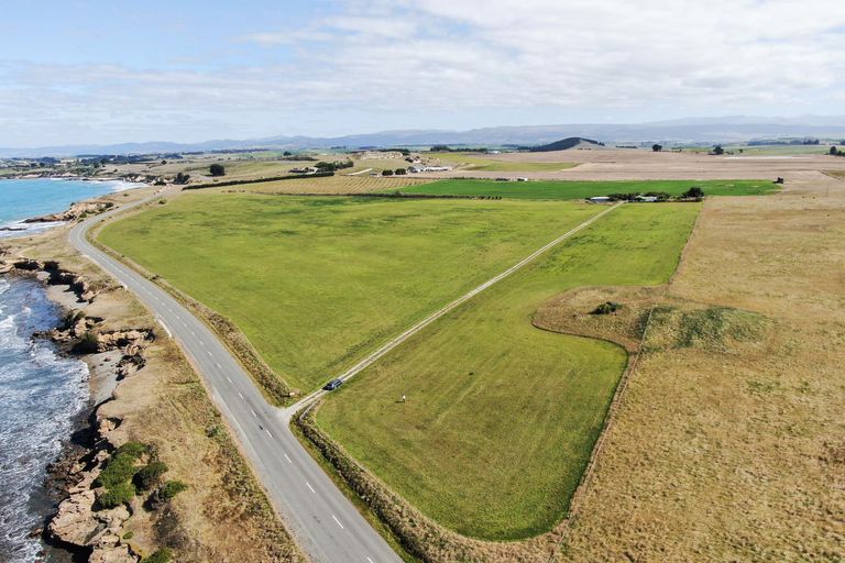 Photo of property in 726 Beach Road, Kakanui, Oamaru, 9495