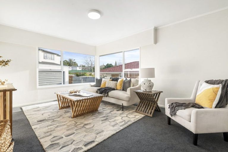 Photo of property in 2/110 Hillside Road, Glenfield, Auckland, 0627