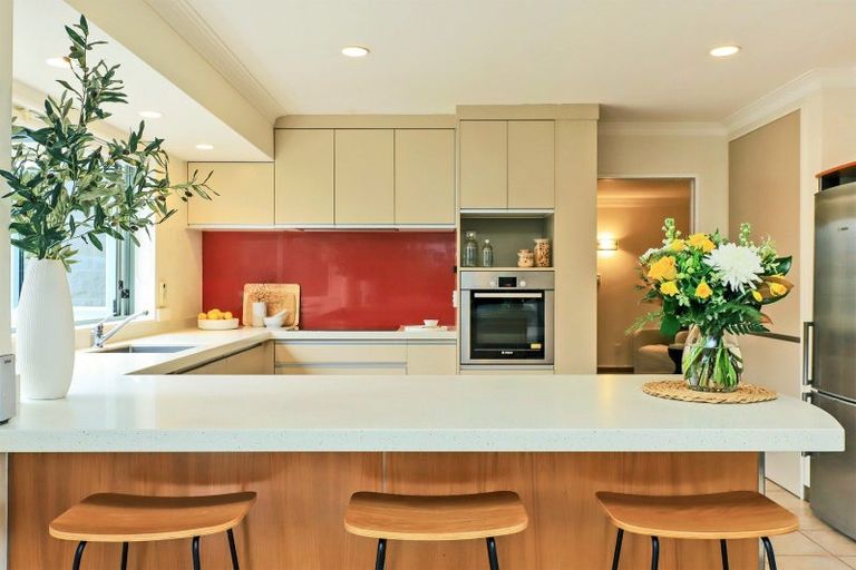 Photo of property in 28 Kensington Drive, Taradale, Napier, 4112