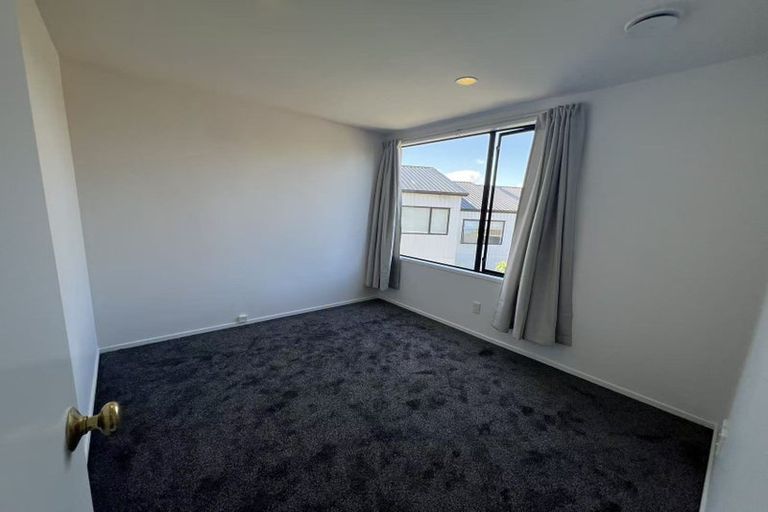 Photo of property in 10 Orinda Close, Botany Downs, Auckland, 2010