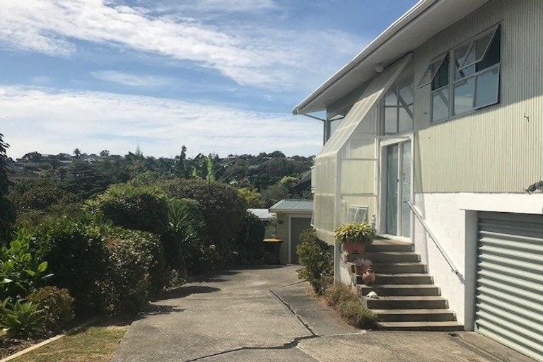 Photo of property in 11 Valkyria Place, Beach Haven, Auckland, 0626