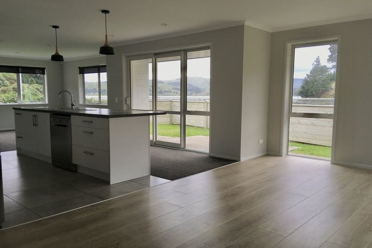 Photo of property in 1 Tradewinds Drive, Whitby, Porirua, 5024