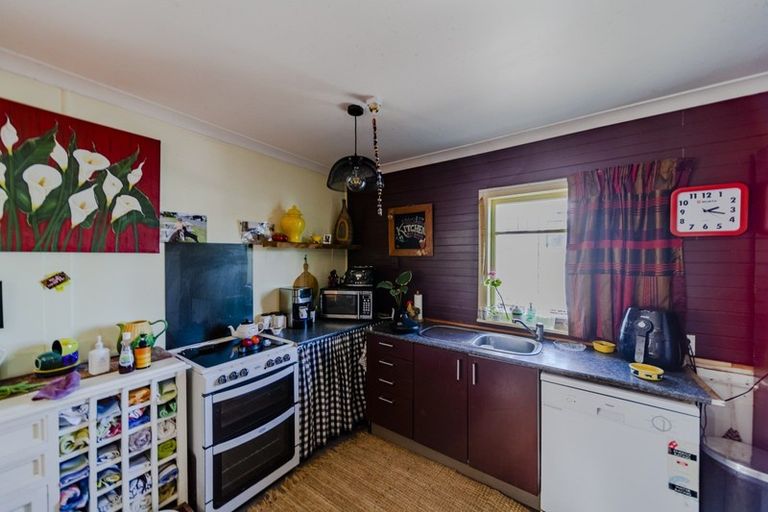 Photo of property in 8a Shanly Street, Waipawa, 4210