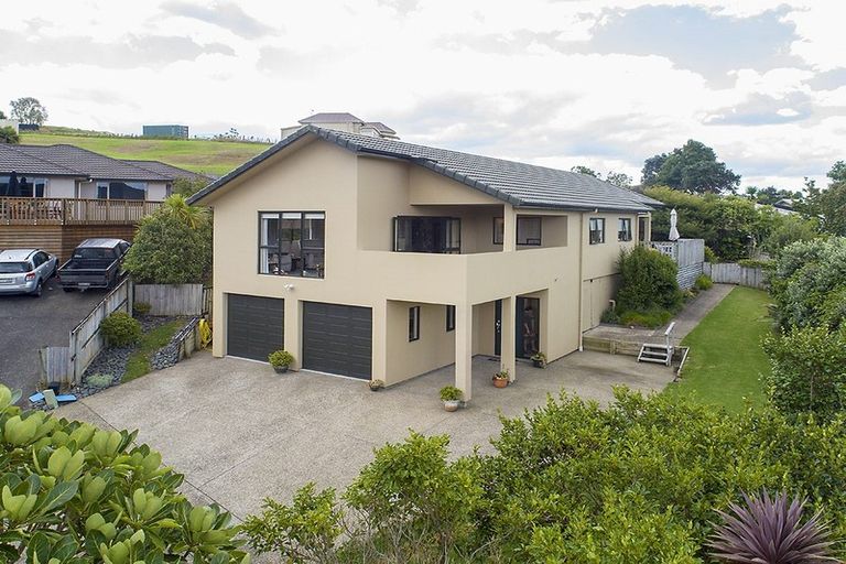 Photo of property in 16 Te Kauri Place, Helensville, 0800