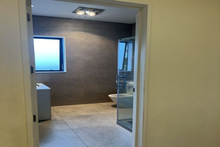 Photo of property in 12 Te Awa Place, Red Beach, 0932