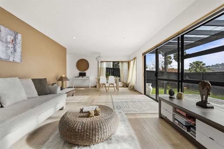 Photo of property in 1/14 Beresford Street, Bayswater, Auckland, 0622