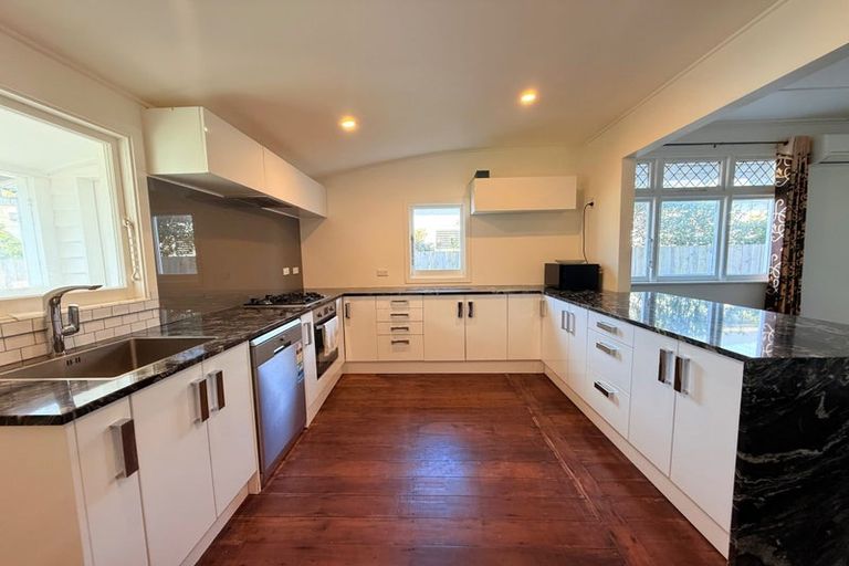 Photo of property in 36 William Street, Petone, Lower Hutt, 5012