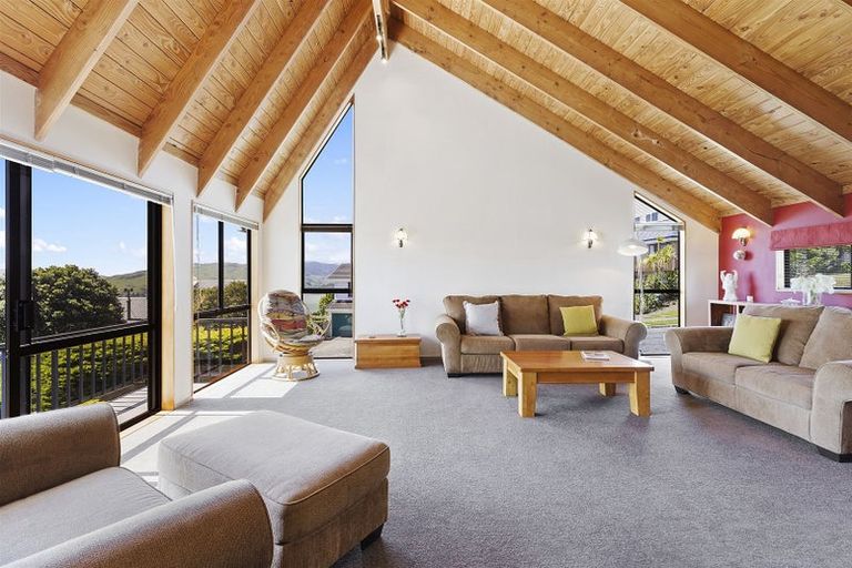 Photo of property in 22 Mercury Way, Whitby, Porirua, 5024