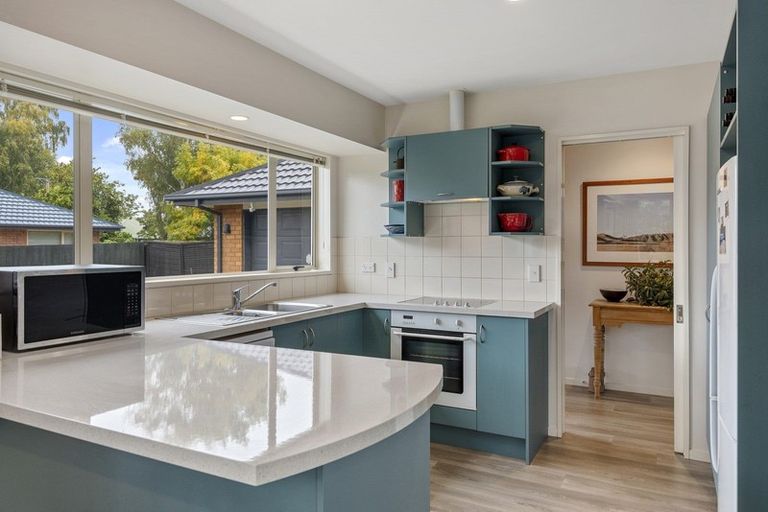 Photo of property in 2 Magnolia Lane, St Albans, Christchurch, 8052
