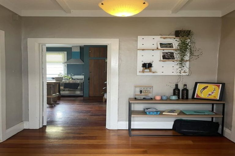 Photo of property in 50 Featherston Street, Takaro, Palmerston North, 4412