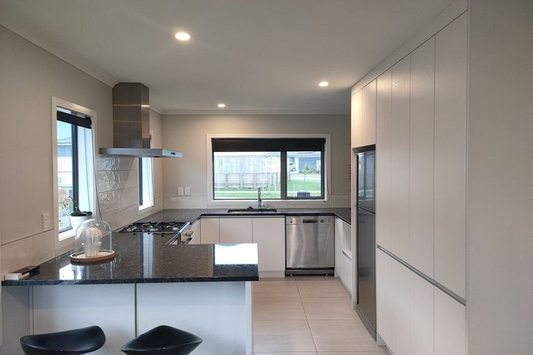 Photo of property in 5 Henrietta Maxwell Grove, Wainuiomata, Lower Hutt, 5014