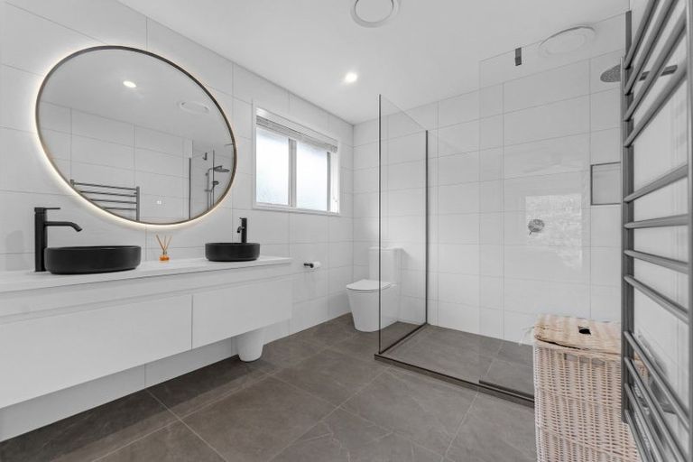 Photo of property in 2g Country Club Lane, Waiuku, 2123