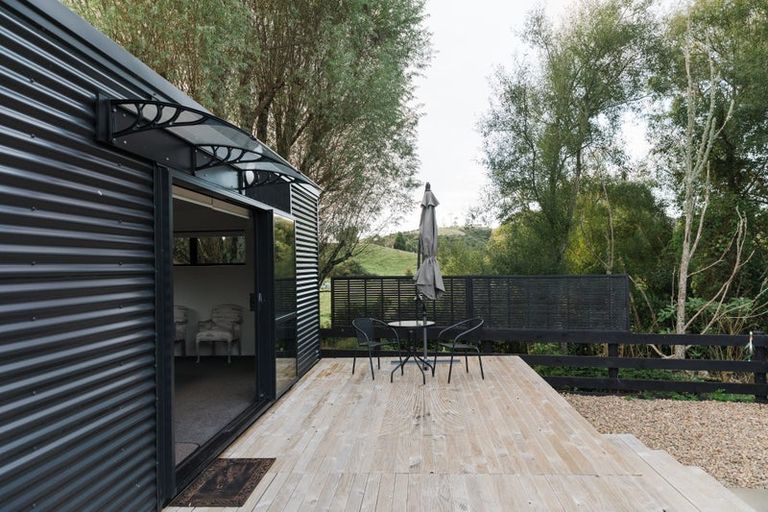 Photo of property in 261 Paparata Road, Bombay, 2675