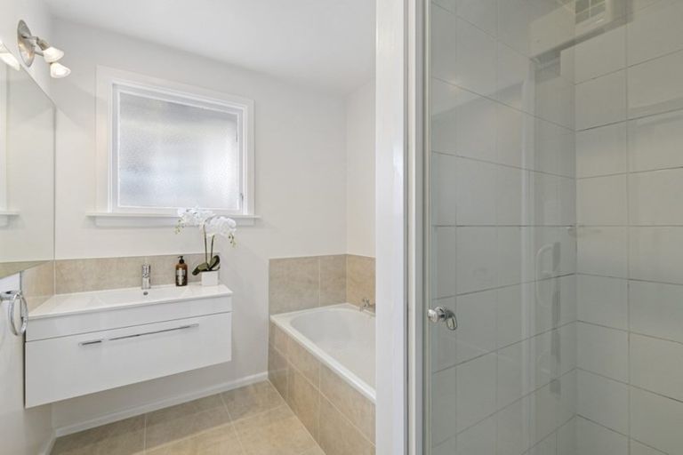 Photo of property in 5b Karaka Place, Somerfield, Christchurch, 8024