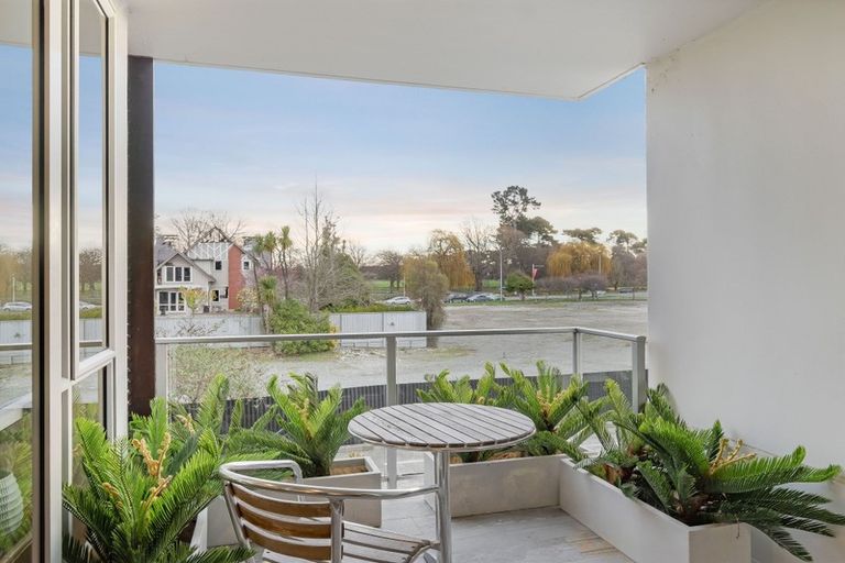 Photo of property in 18/15 Peterborough Street, Christchurch Central, Christchurch, 8013