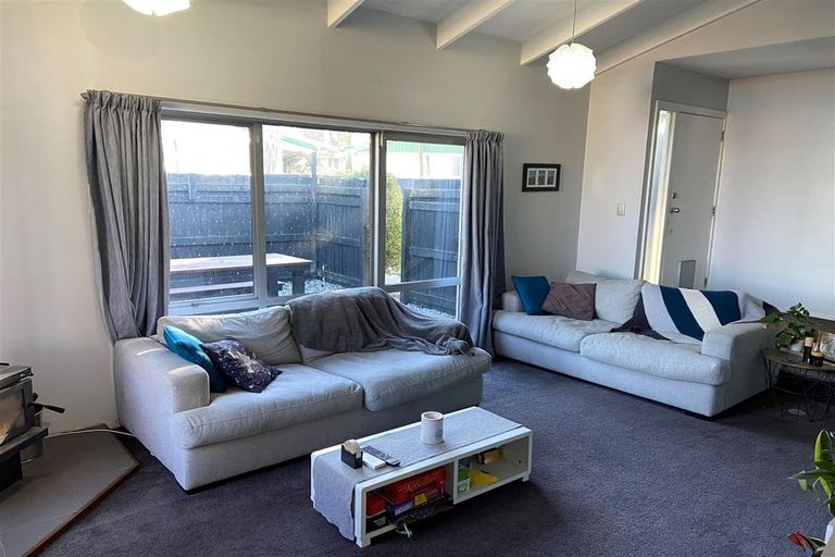 Photo of property in 91 Oakhampton Street, Hornby, Christchurch, 8042