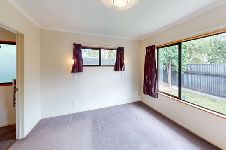 Photo of property in 5a Franklin Avenue, Hokowhitu, Palmerston North, 4410
