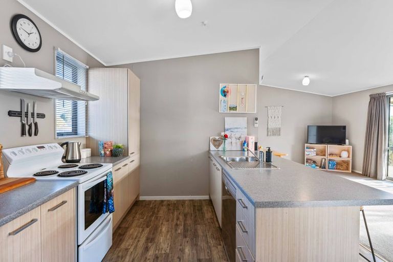 Photo of property in 7 Eruini Street, Waikanae Beach, Waikanae, 5036