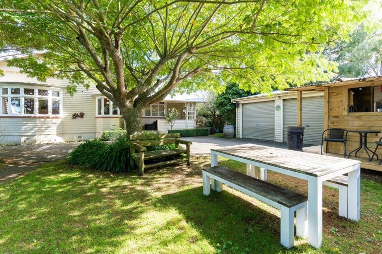 Photo of property in 6 Ross Street, Marton, 4710