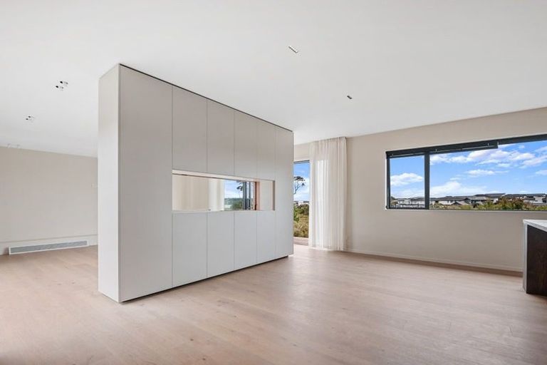Photo of property in 47 Bristol Freighter Road, Hobsonville, 0616