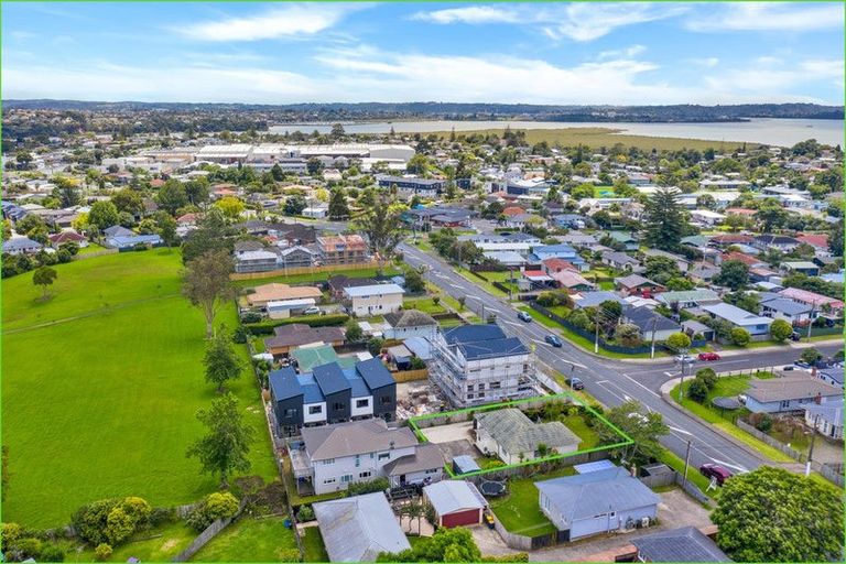 Photo of property in 642 Te Atatu Road, Te Atatu Peninsula, Auckland, 0610