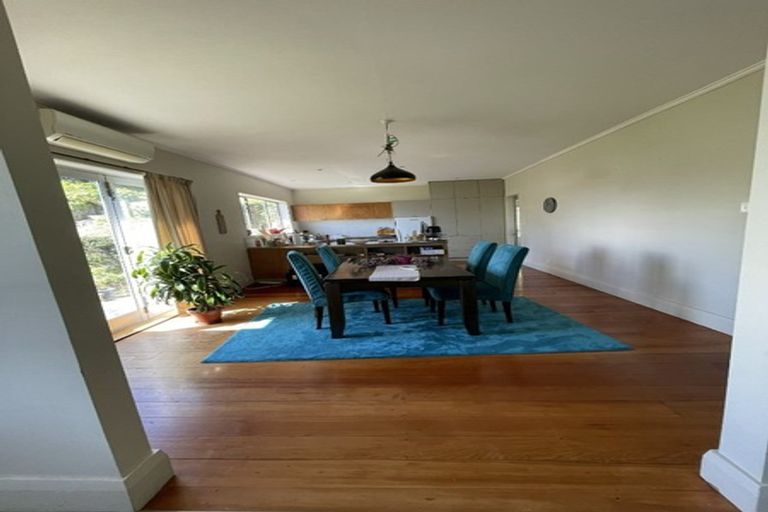 Photo of property in 1 Hungerford Road, Lyall Bay, Wellington, 6022