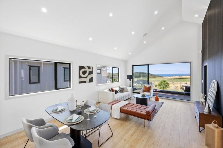 Photo of property in 60 Matangi View Drive, Orewa, 0931