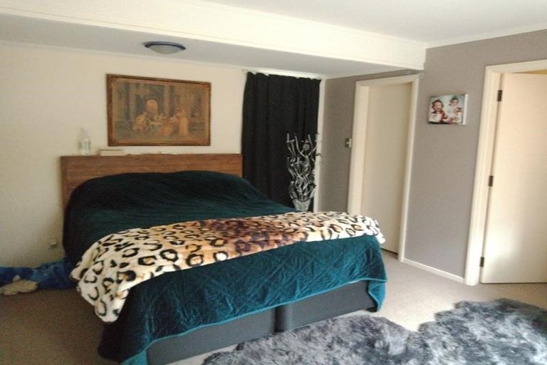 Photo of property in 68b Chatsworth Road, Silverstream, Upper Hutt, 5019