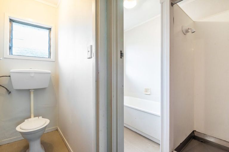 Photo of property in 11 Waitemata Road, Hauraki, Auckland, 0622