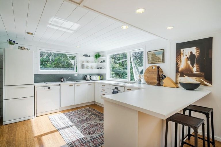 Photo of property in 4 Glenbush Place, Birkenhead, Auckland, 0626