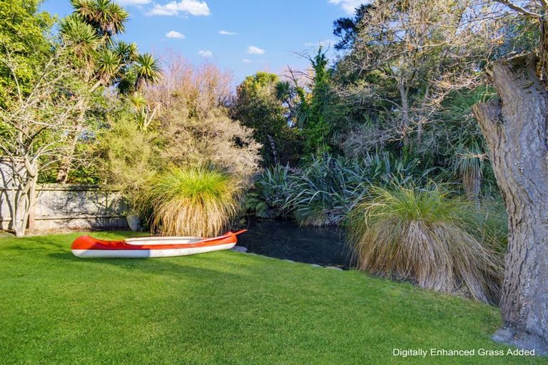 Photo of property in 96a Warren Crescent, Hillmorton, Christchurch, 8025