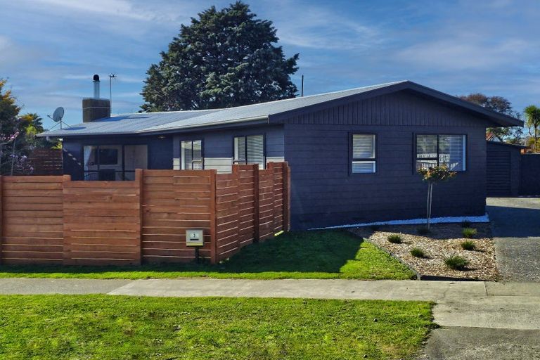Photo of property in 3 Breadalbane Road, Havelock North, 4130