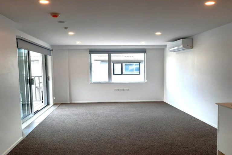 Photo of property in 106/28b Eileen Newey Place, Henderson, Auckland, 0612