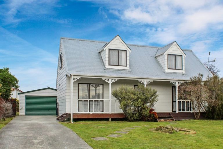 Photo of property in 18 Peter Hall Drive, Kelvin Grove, Palmerston North, 4414