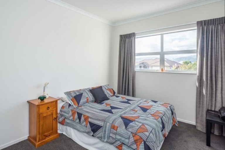 Photo of property in 17 Simpson Crescent, Raumati Beach, Paraparaumu, 5032