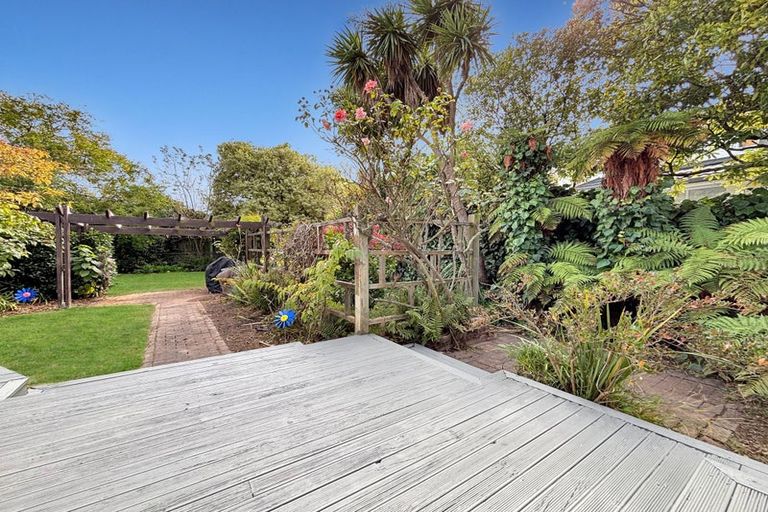 Photo of property in 2/49 Ashgrove Terrace, Somerfield, Christchurch, 8024
