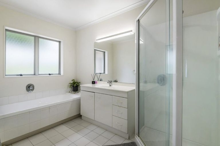 Photo of property in 13 Phoebe Meikle Place, Torbay, Auckland, 0630